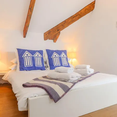 شقة The Loft At House *